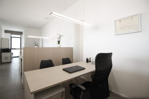 244d3f750bba699a23a4c9fd9116dac3