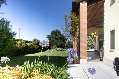 17f9c040a6b853e37bad3c24bfa565a0