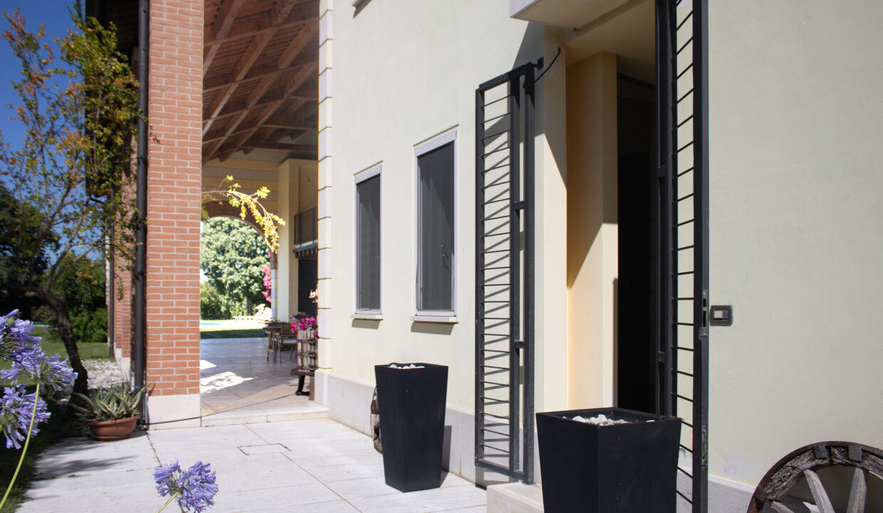 45a898c1781987f5528fb478fe5c0e5d