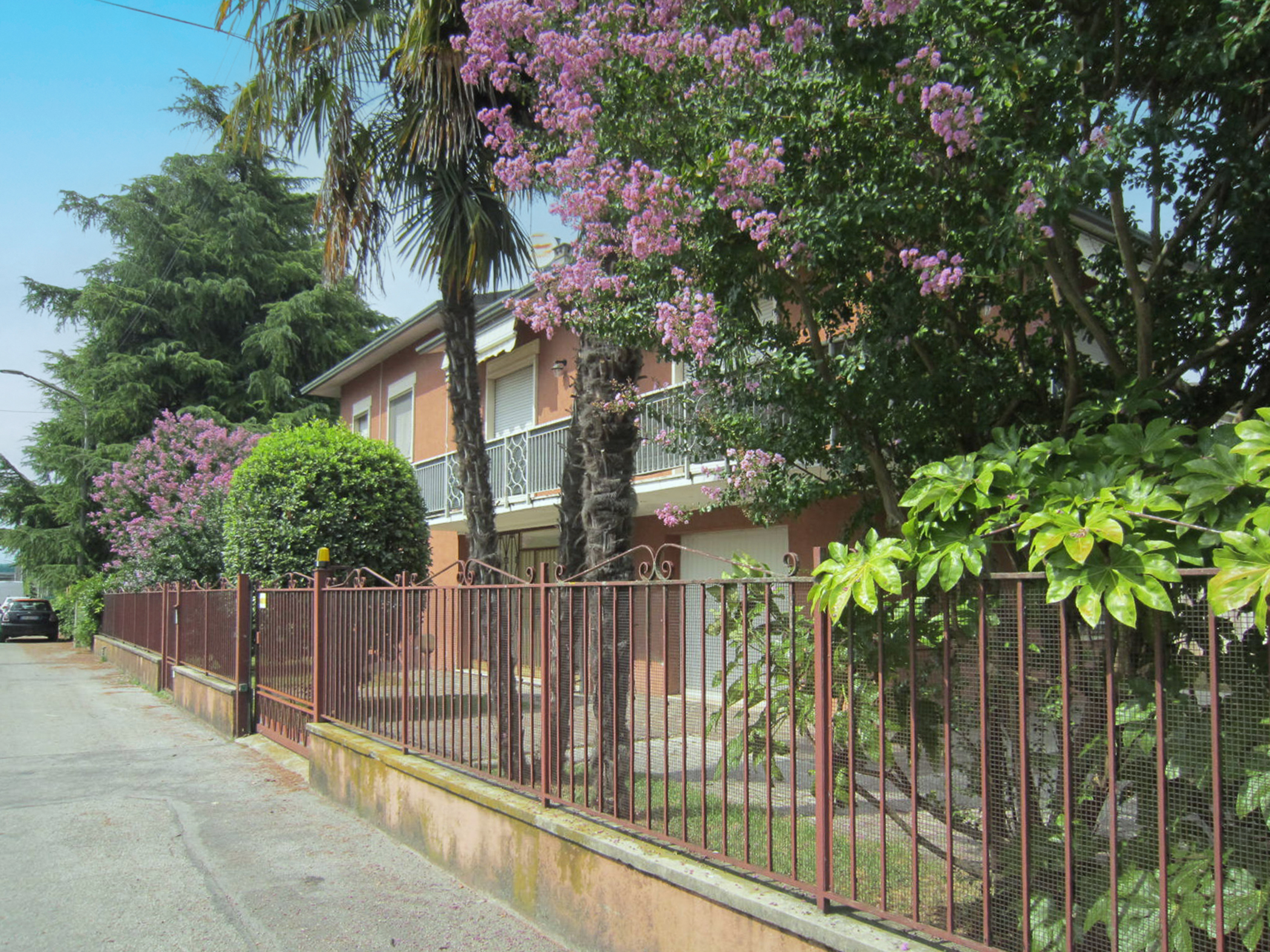vendersi villetta singola