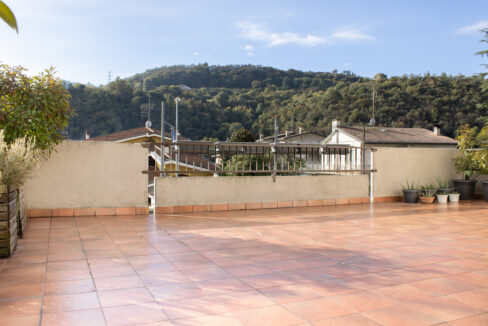 33fdf1a37c2447767f7c1529685f3528