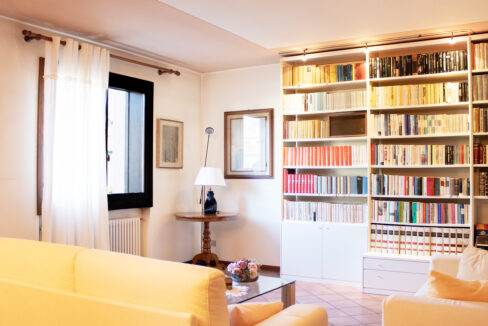 43f7d8711ed8d6343feb6aaba402fd35