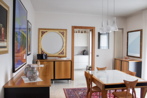 ea80b3a95fd7a10b3aab42c095aa6ac1